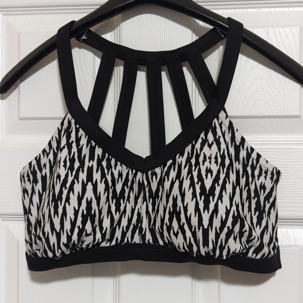 Forever 21 black and white cage back bikini top
